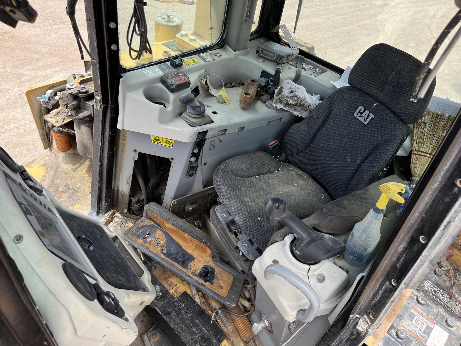 ./imagenes/INVOICE/2019/17771/TOPADOR FRONTAL CATERPILLAR D6T XW PARA PARTES (3).JPG